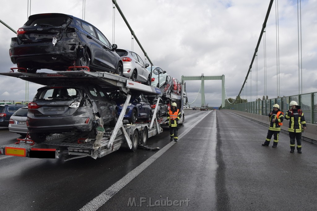 Schwerer LKW VU PKlemm A 4 Rich Olpe auf der Rodenkirchener Bruecke P129.JPG - Miklos Laubert